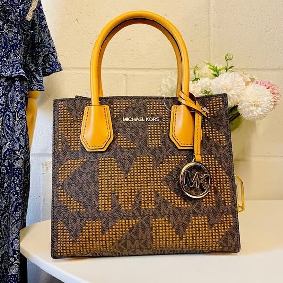 Michael Kors 35F1GM9M2I Mercer Medium Messenger Satchel Bag Signature Marigold - Picture 1 of 8